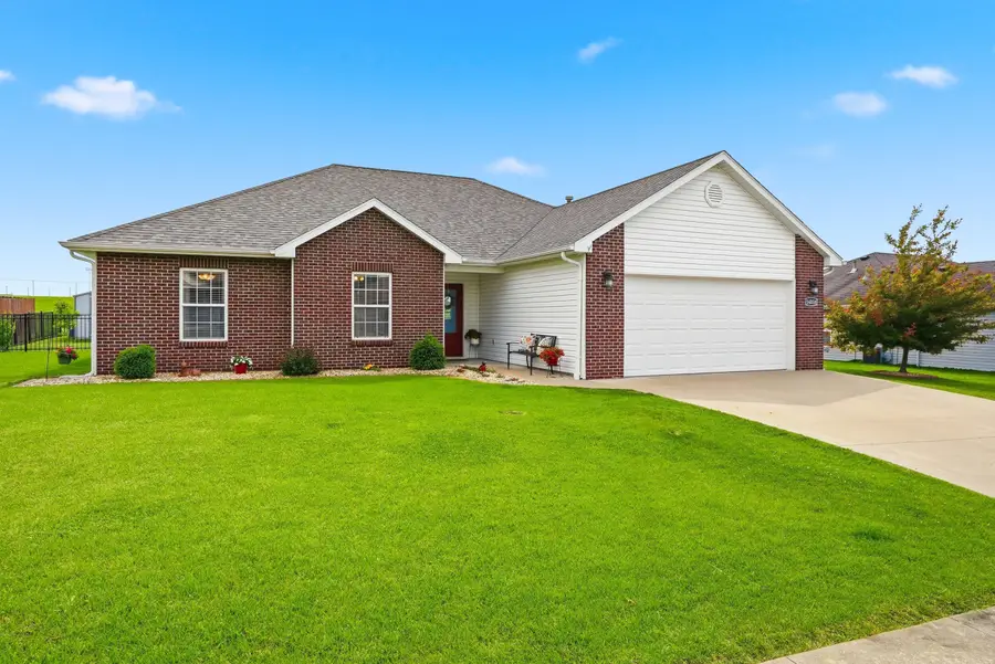 14358 Monarch Dr, Hallsville, MO 65255 - #2