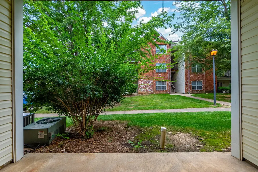 21 N Cedar Lake Dr #107, Columbia, MO 65203 - #2