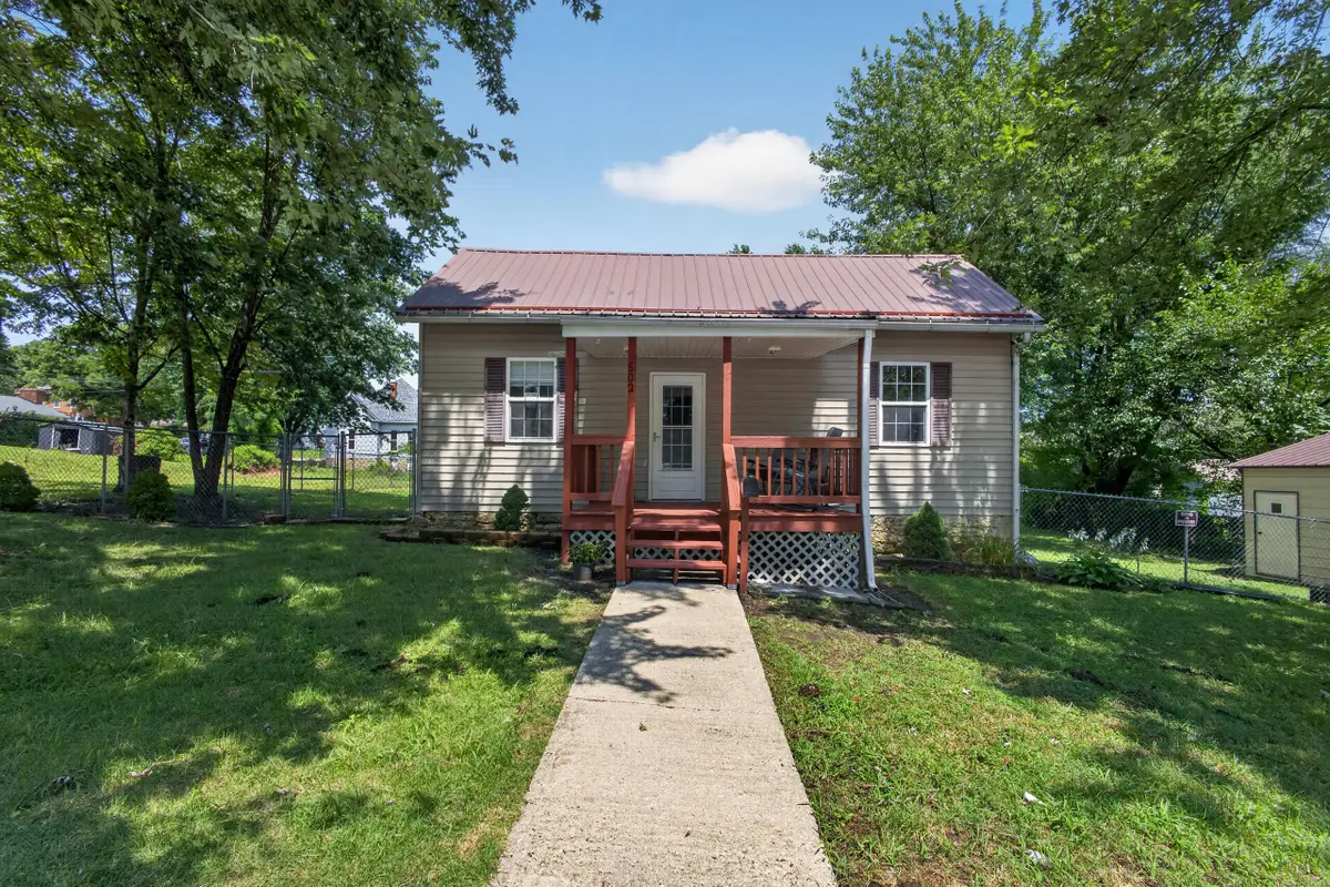 502 E Main St, California, MO 65018 - #1