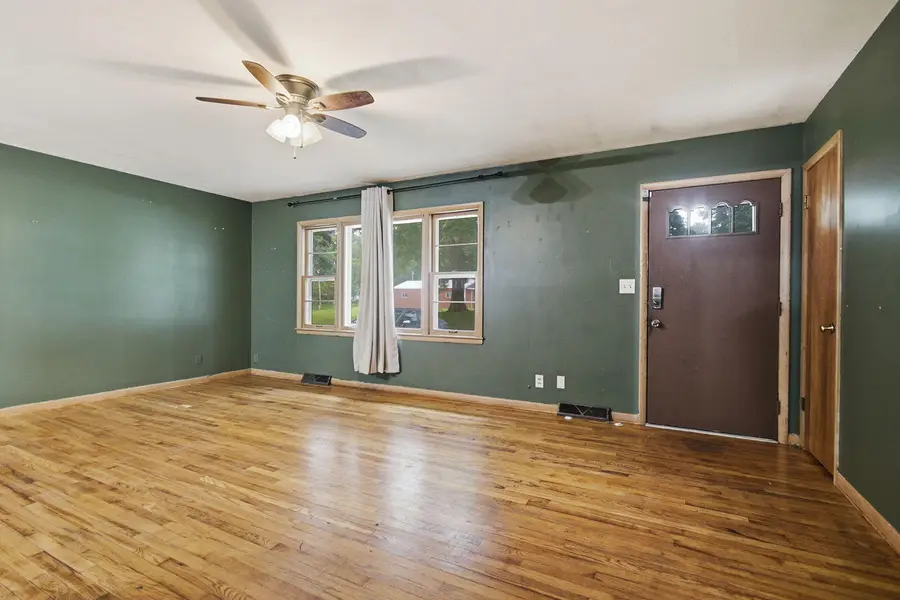 212 N Union St, New Franklin, MO 65274 - #3