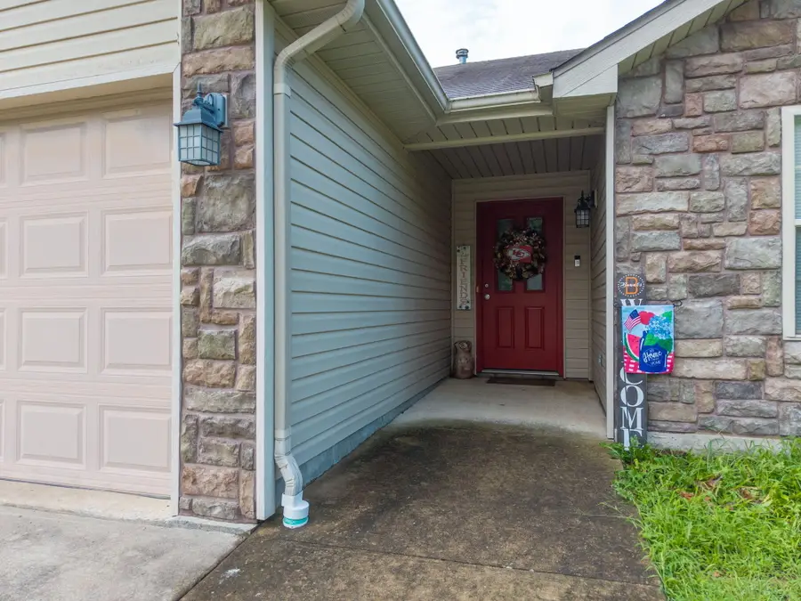 6 Amazon Dr, Columbia, MO 65202 - #2
