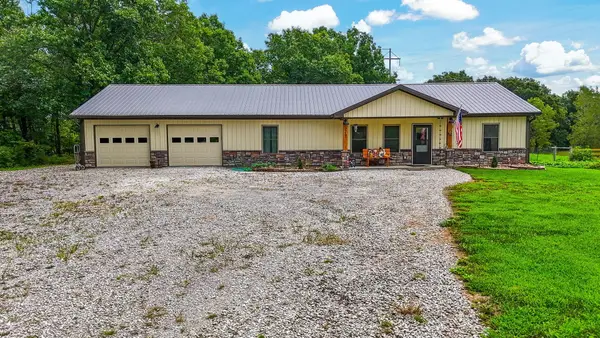 15402 State Highway B, HIGBEE, MO 65257
