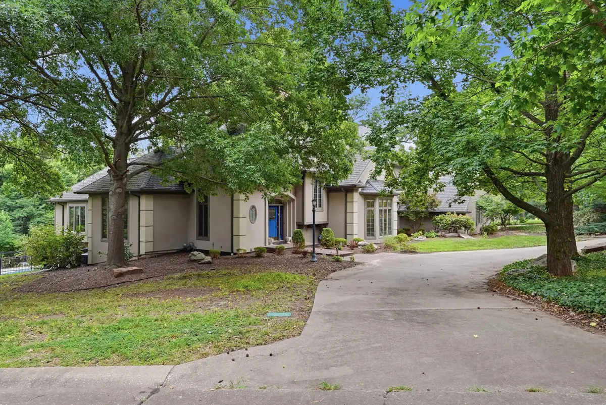 801 Rollins Rd, Columbia, MO 65203 - #1