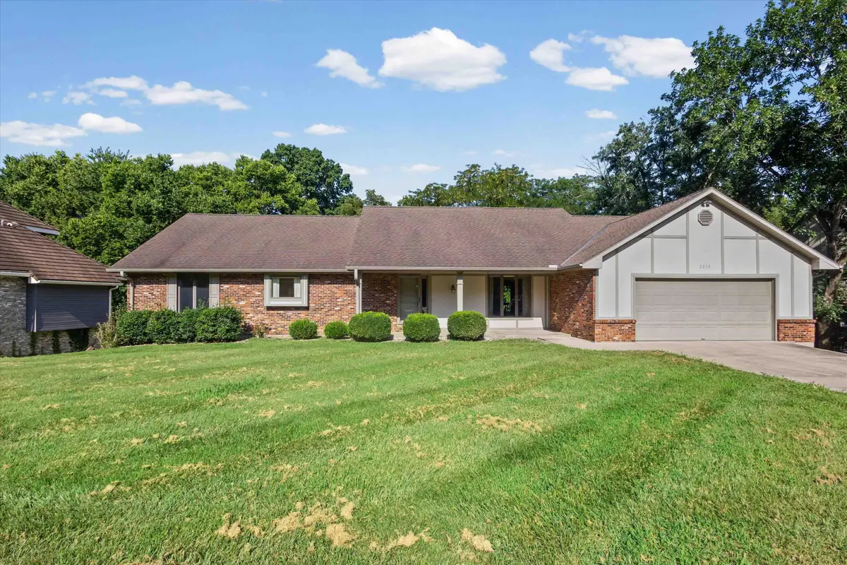 3213 Wooddale Ln, Columbia, MO 65203 - #1
