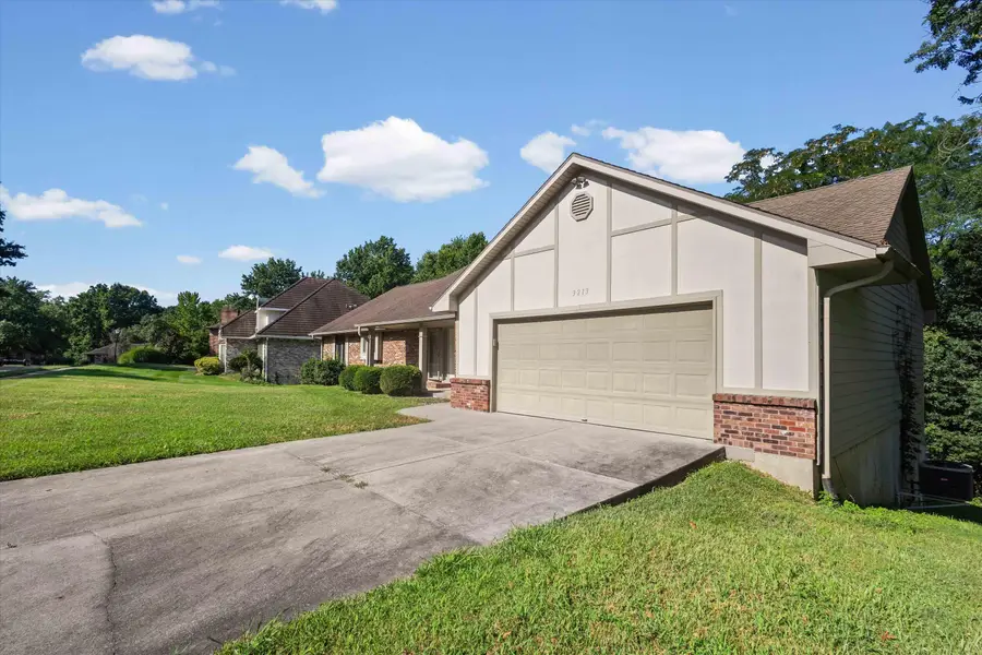 3213 Wooddale Ln, Columbia, MO 65203 - #3