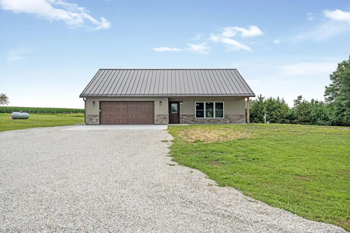 11459 Lakeview Ct, Boonville, MO 65233 - #1