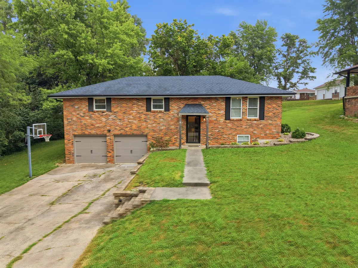 720 Kevin Dr, Jefferson City, MO 65109 - #1