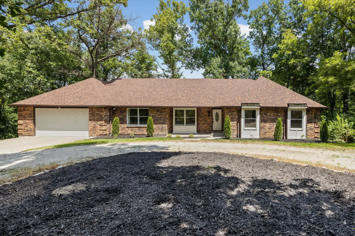 7002 N Kaywood Dr, Rocheport, MO 65279 - #1
