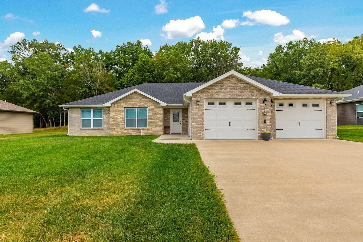307 Dover Dr, Holts Summit, MO 65043 - #1