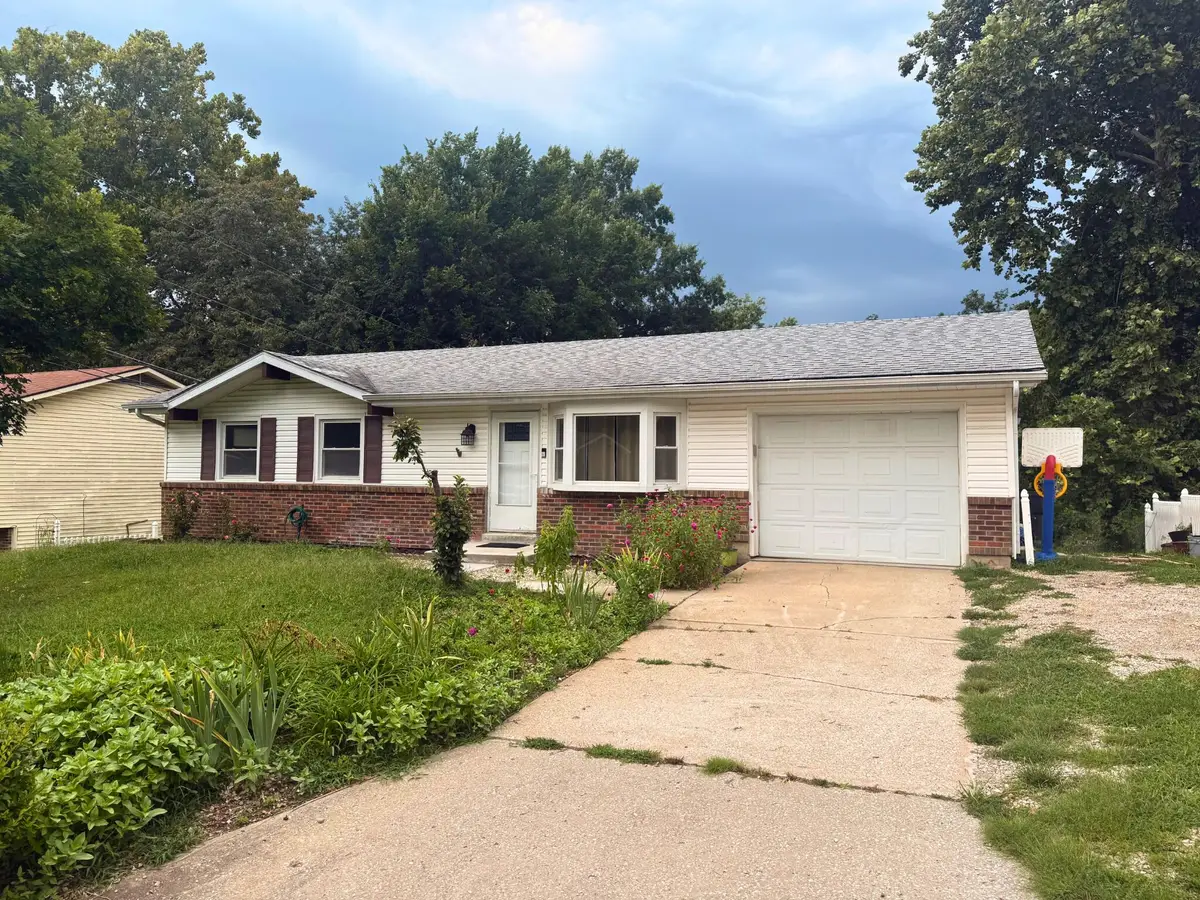 7 E Alhambra Dr, Columbia, MO 65203 - #1