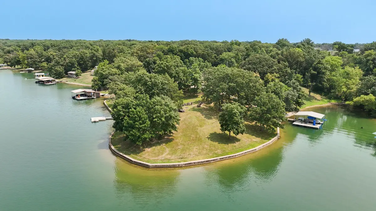 PLAT 15 Lots 800 & 801, Keytesville, MO 65261 - #1
