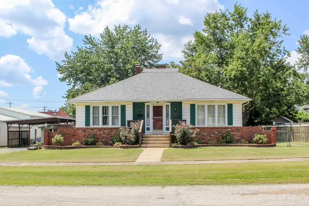 107 N Leeds Ave, Eldon, MO 65026 - #1