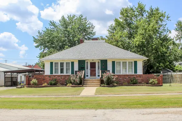 107 N Leeds Ave, ELDON, MO 65026