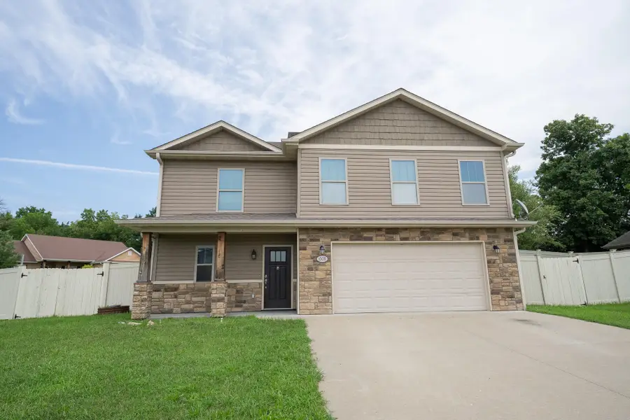 1000 S Louisville Dr, Columbia, MO 65203 - #2