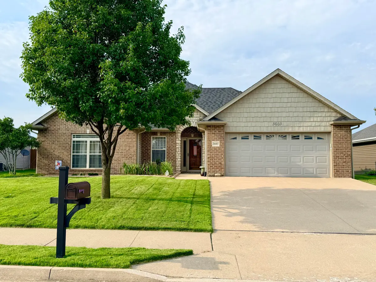 3603 Chestnut Dr, Columbia, MO 65202 - #1