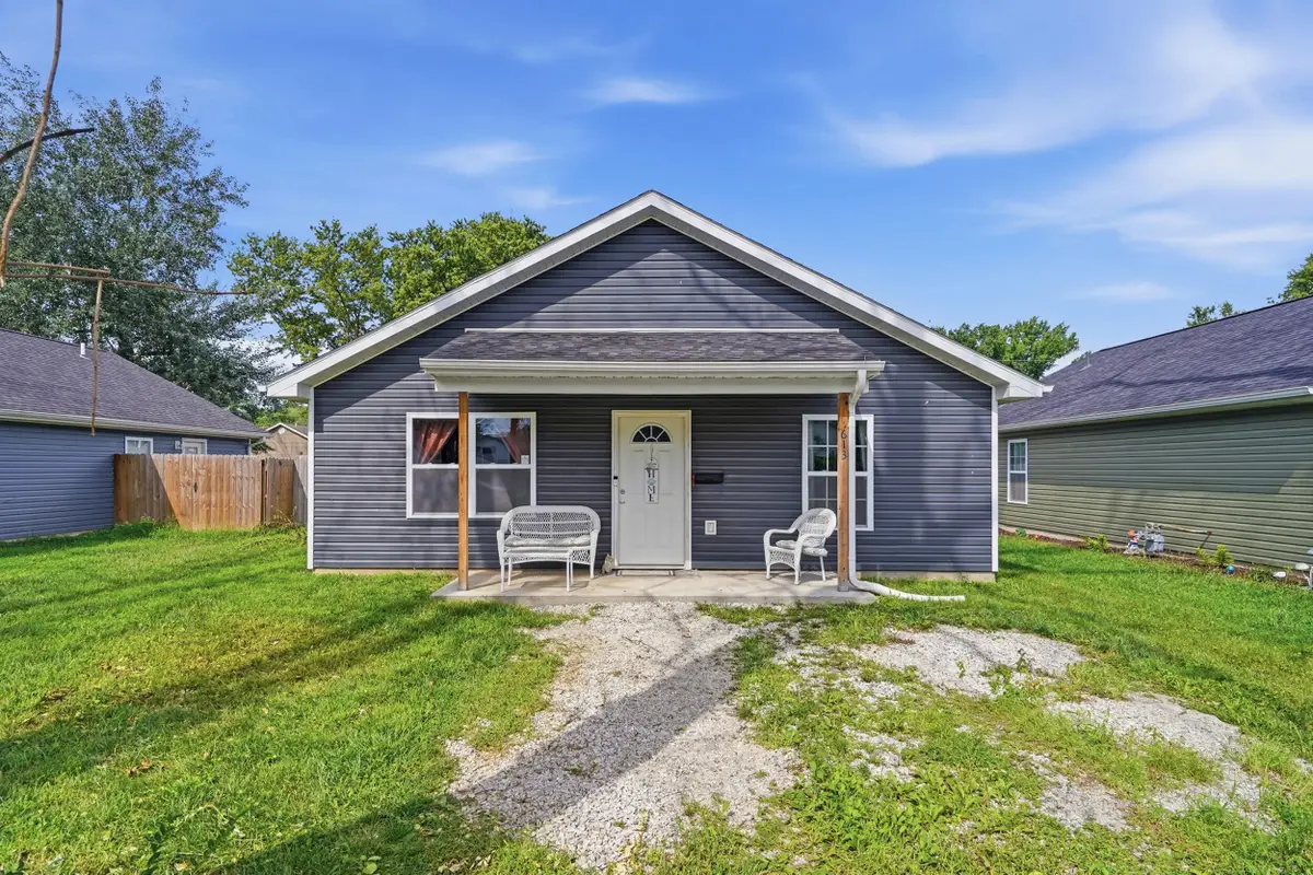613 S Allen St, Centralia, MO 65240 - #1