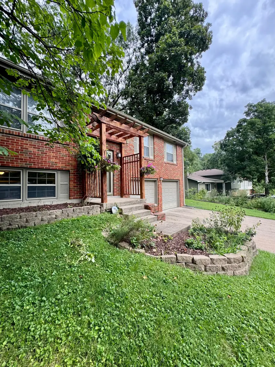 415 Maplewood Dr, Columbia, MO 65203 - #2