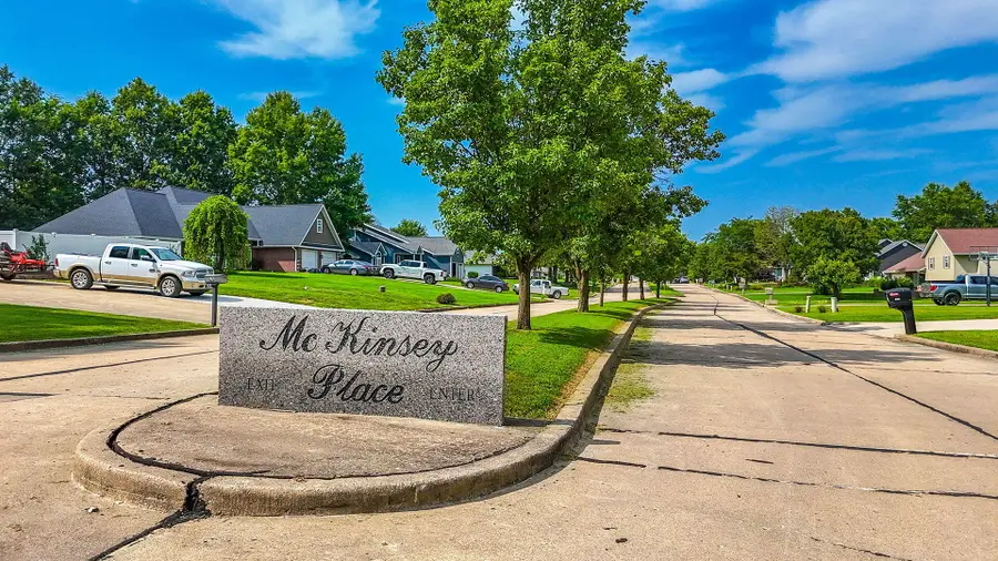 729 Mckinsey Pl, Moberly, MO 65270 - #3