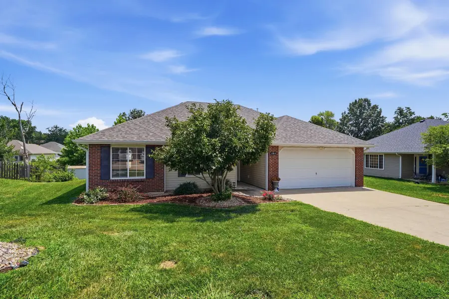 1811 N Charleston Cir, Columbia, MO 65202 - #2