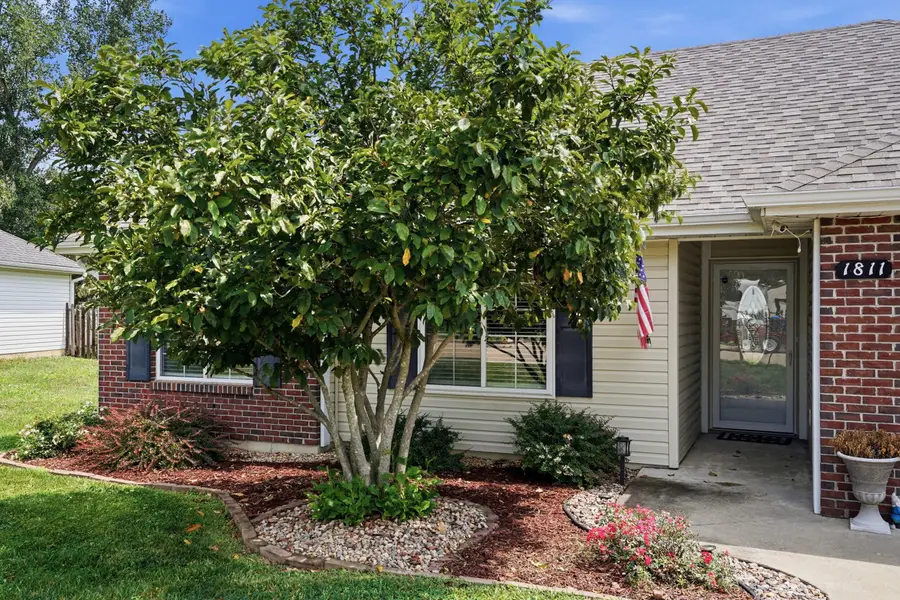 1811 N Charleston Cir, Columbia, MO 65202 - #3
