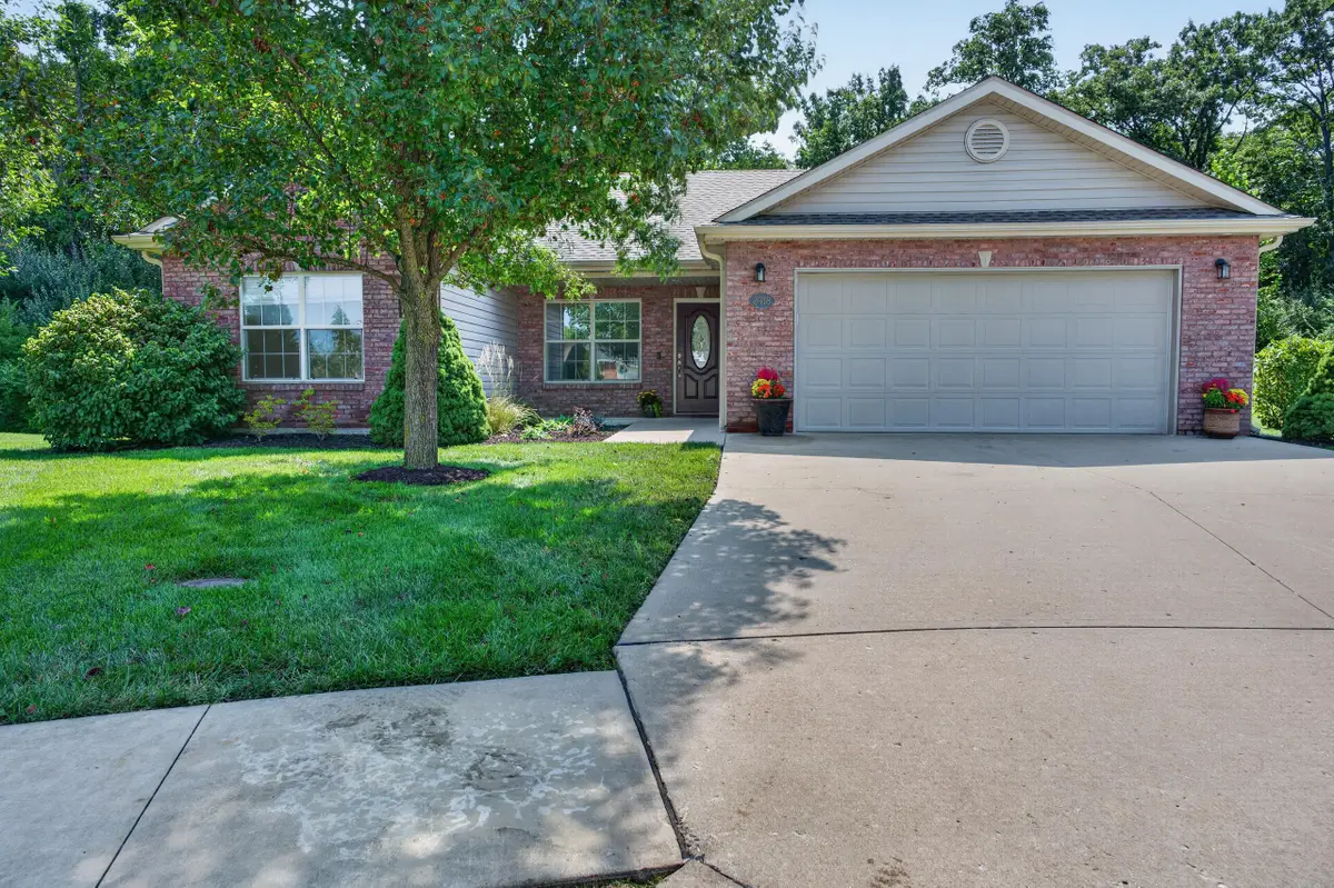 2918 Woods Crossing Dr, Columbia, MO 65202 - #1