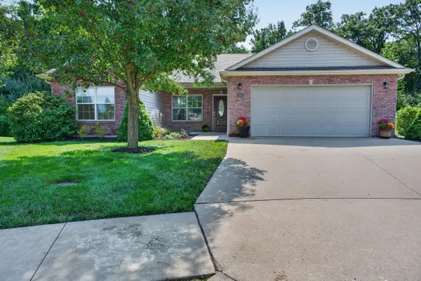 2918 Woods Crossing Dr, COLUMBIA, MO 65202