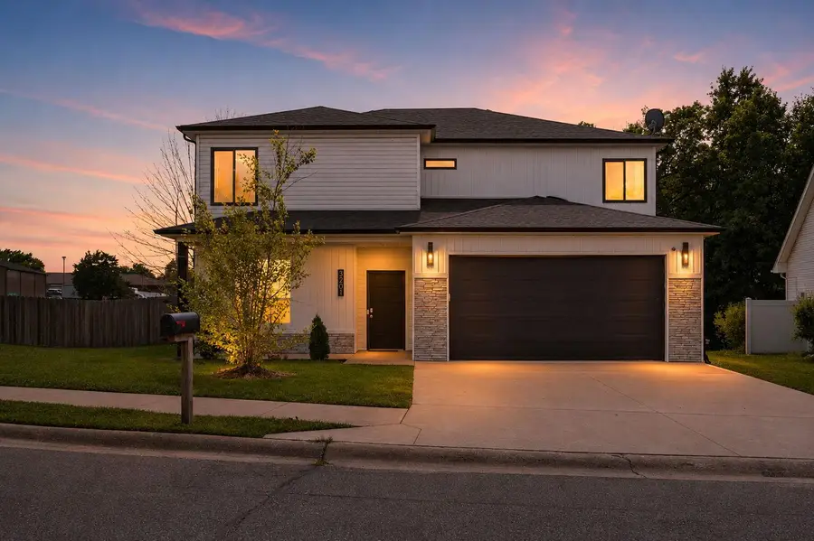 3201 Crestwood Ln, Columbia, MO 65203 - #2