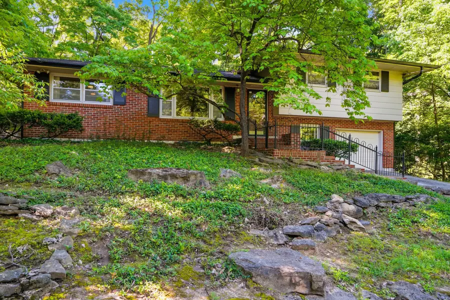 812 Valley Ct, Columbia, MO 65203 - #2