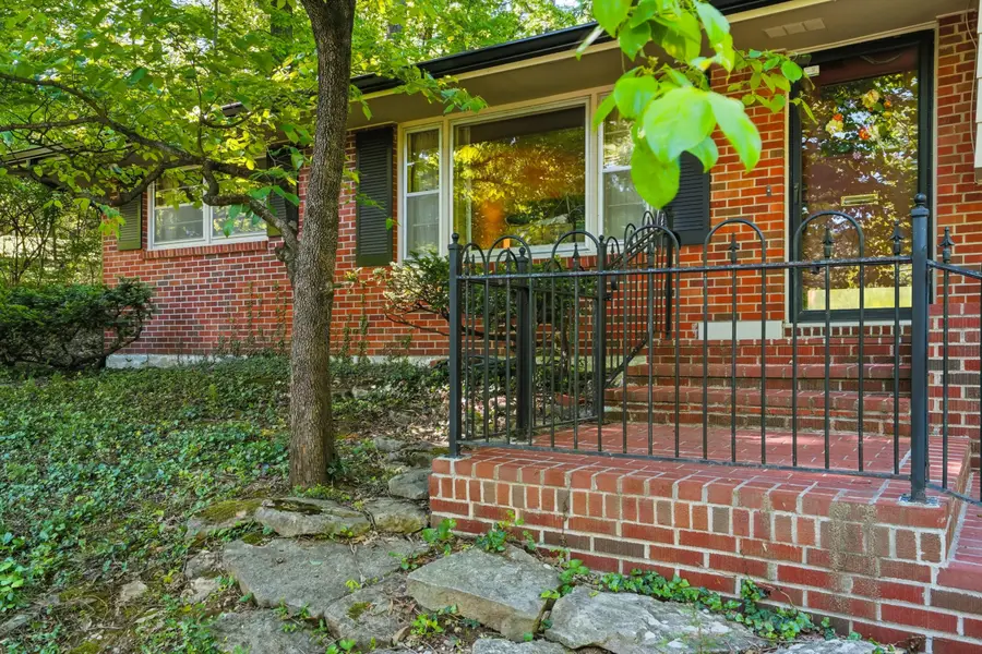 812 Valley Ct, Columbia, MO 65203 - #3