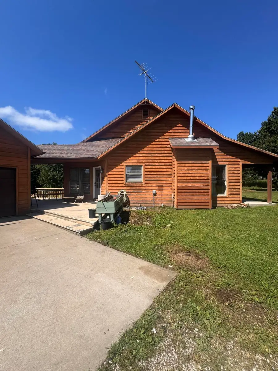 1850 E Trails End Rd, Sturgeon, MO 65284 - #3