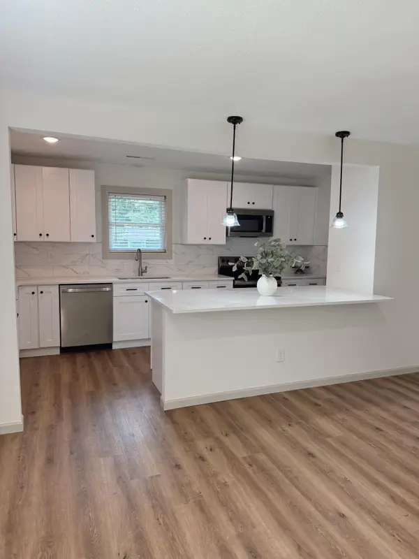 8203 W South Trails Dr, COLUMBIA, MO 65202