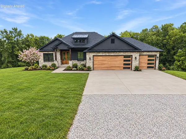 8944 N Highway Vv, COLUMBIA, MO 65202