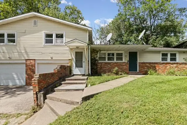 6001 N Teresa Dr #A & B, Columbia, MO 65202 - #2