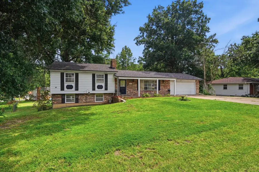3304 Mexico Gravel Rd, Columbia, MO 65202 - #2