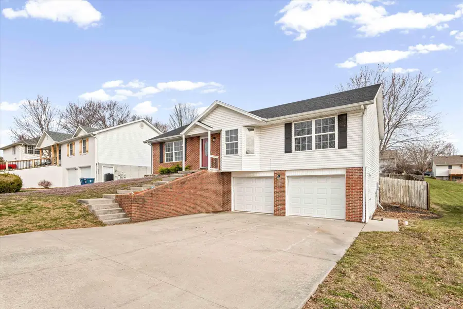 3834 Liverpool Dr, Jefferson City, MO 65109 - #2