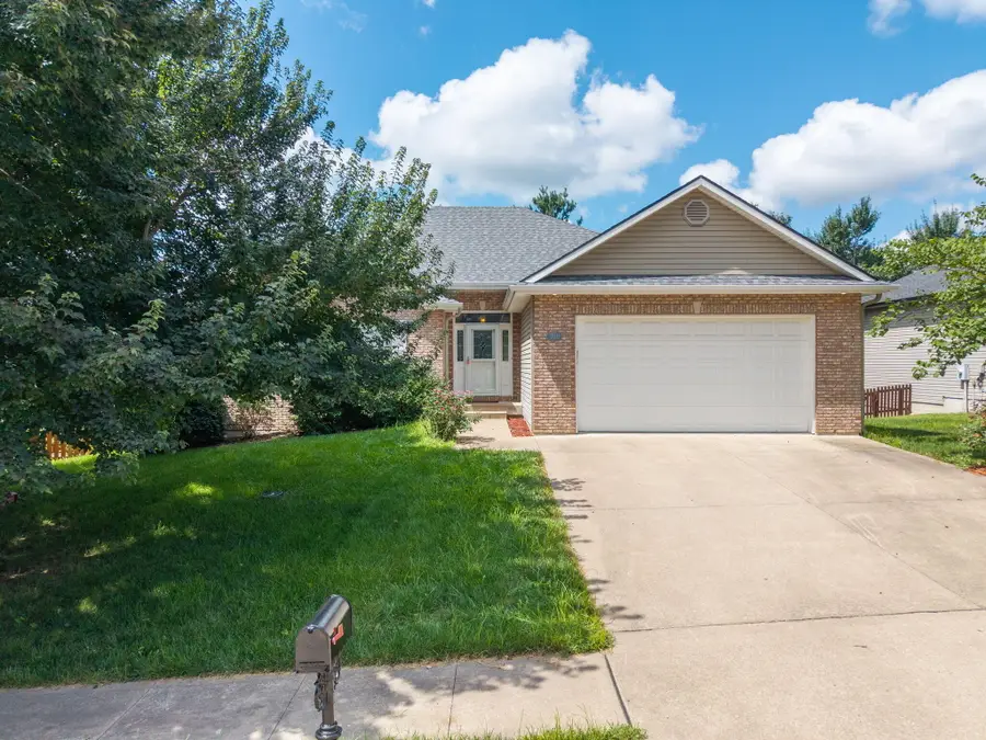 7011 Stanwood Dr, Columbia, MO 65203 - #2
