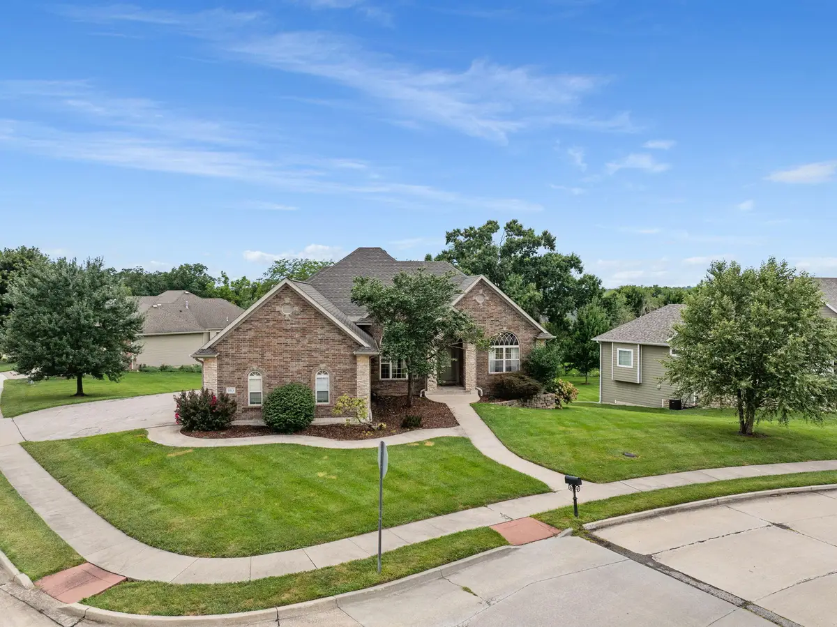 1913 Surrey Ct, Columbia, MO 65203 - #1