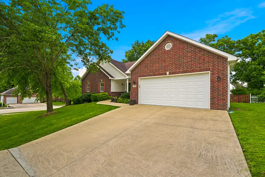 4805 Newcastle Dr, Columbia, MO 65203 - #3