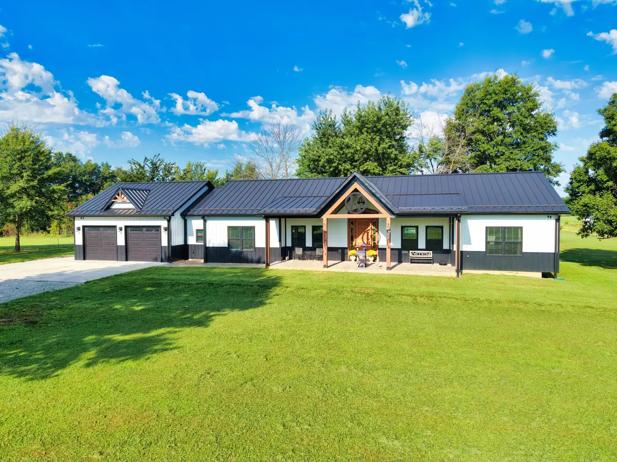 18001 Highway124, Centralia, MO 65240 - #1