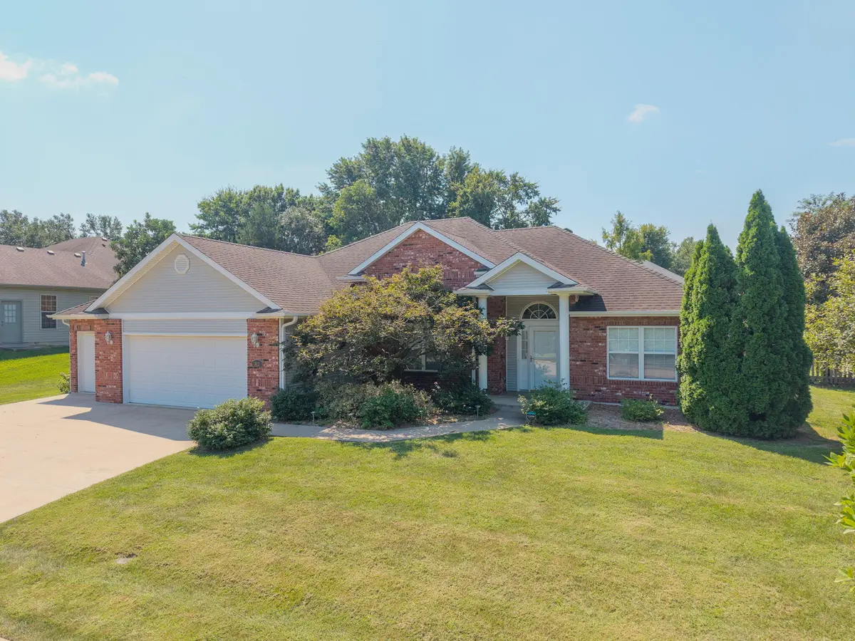 302 Parkwood Ct, Columbia, MO 65203 - #1