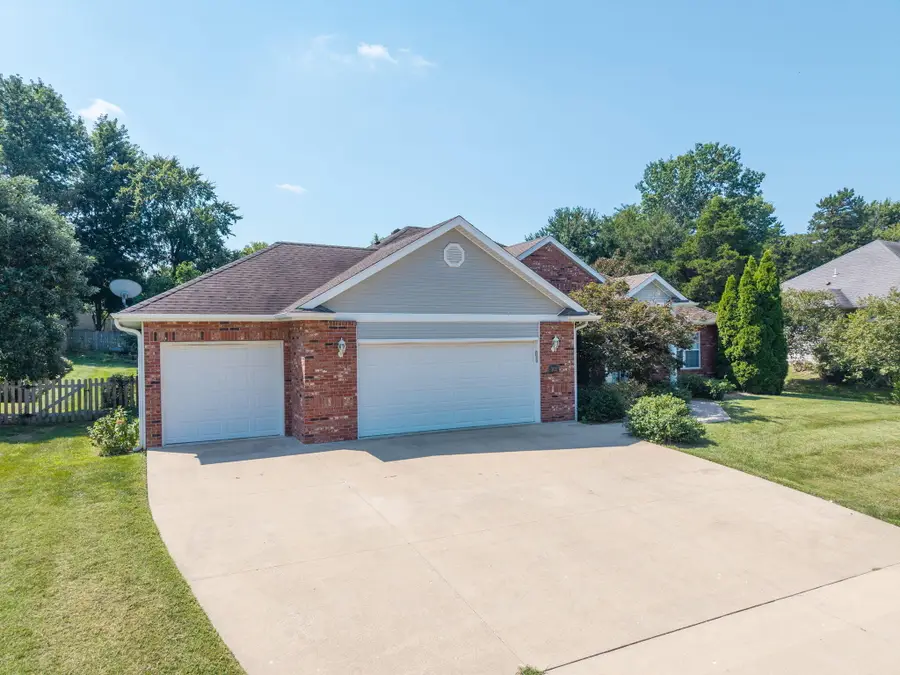 302 Parkwood Ct, Columbia, MO 65203 - #3