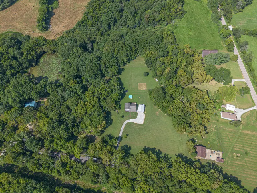 2650 S Roby Farm Rd, Rocheport, MO 65279 - #2
