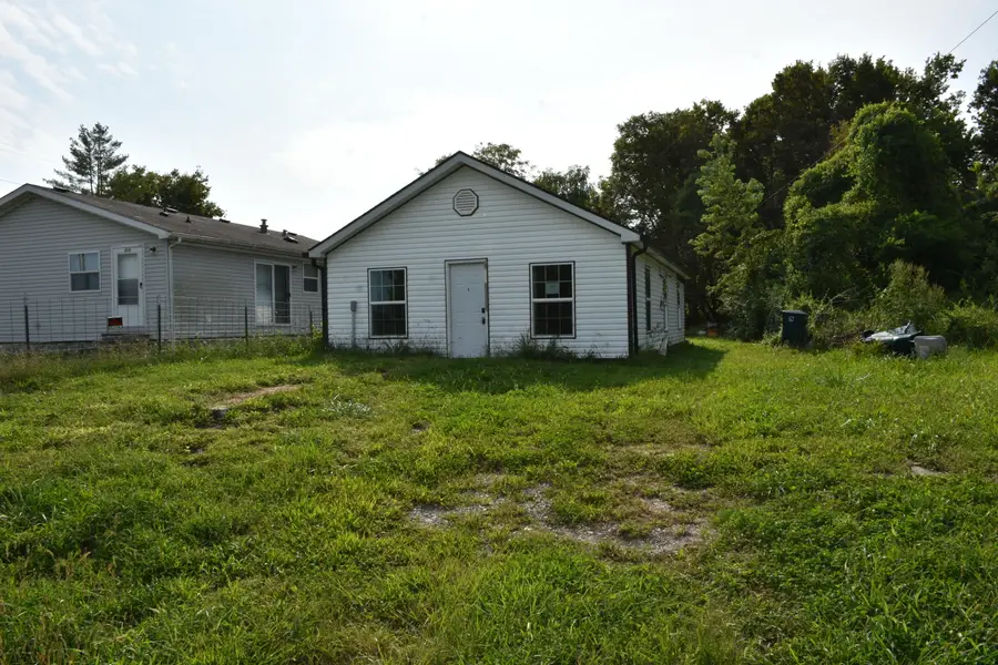 308 Railroad St, Fayette, MO 65248 - #2