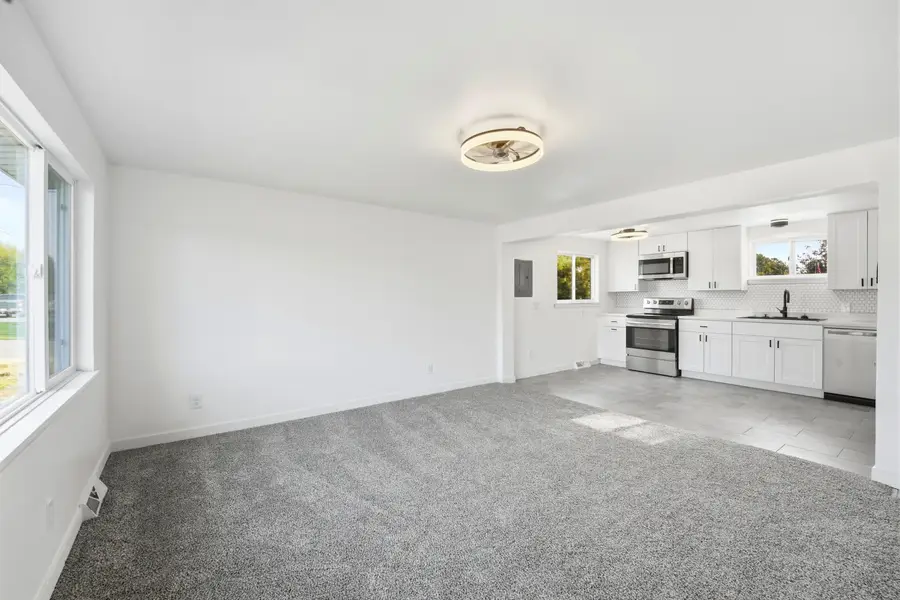 906 Castlewood Ave, Fulton, MO 65251 - #2