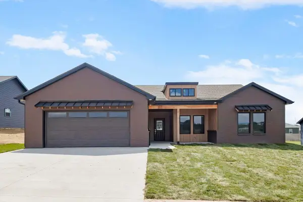 2153 Moonflower Dr, HOLTS SUMMIT, MO 65043