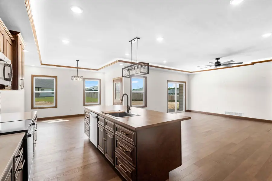 2153 Moonflower Dr, Holts Summit, MO 65043 - #3