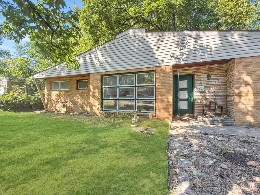 17 Clinton Dr, Columbia, MO 65203 - #3
