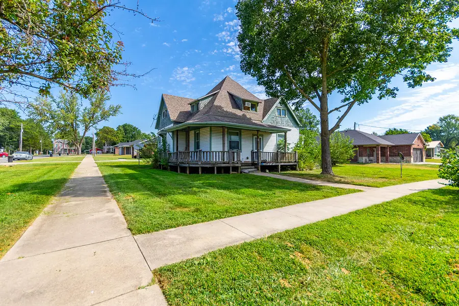 103 E Stone St, Sturgeon, MO 65284 - #2