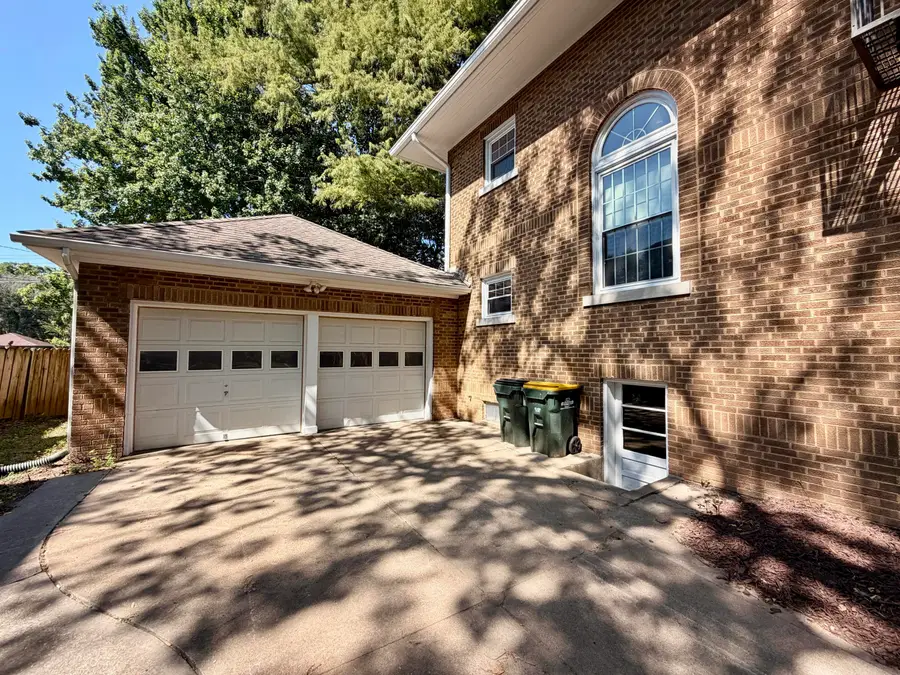 503 4th St, Boonville, MO 65233 - #3