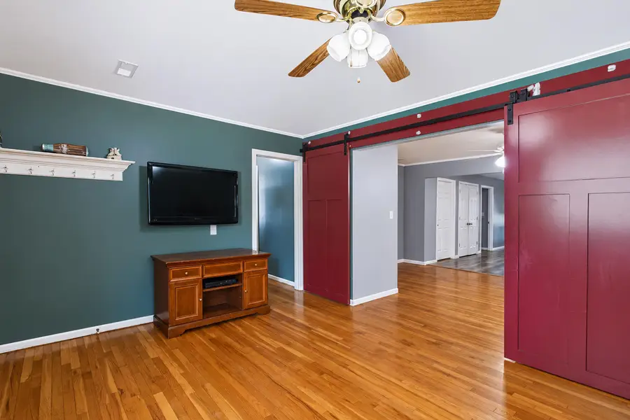 507 Park Ave, Boonville, MO 65233 - #3